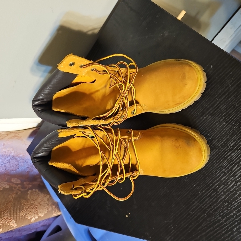 Timberlands 7.5 Womens Wheat